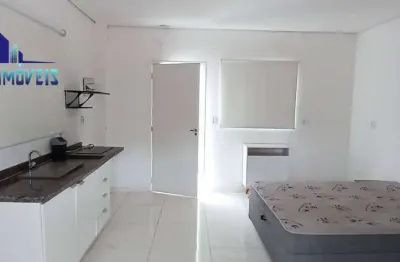 STÚDIO 24m²,PRONTO PARA USO.FOGÃO,MICRO-ONDAS,CAMA,BANHEIRO. COMPLETO!!