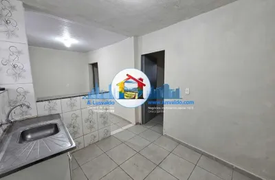 Casa com 2 quartos para alugar na Rua Mário Ângelo Capochi, Jardim São Carlos (Zona Sul), São Paulo