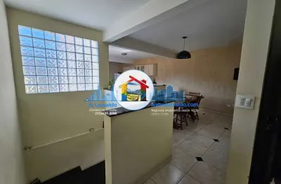 Sobrado com 3 dormitórios, sacada, área gourmet e 3 vagas cobertas em americanópolis