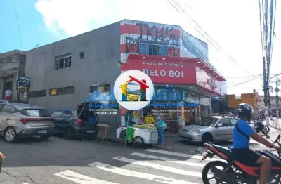 Prédio comercial com ótimo salão comercial e 4 salas no coração da vila missionária!