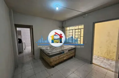 Casa térrea com 1 dormitório, sala e cozinha em americanópolis