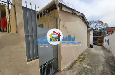 Casa térrea de quarto cozinha e banheiro à 6 min a pé da yervant kissajikian!