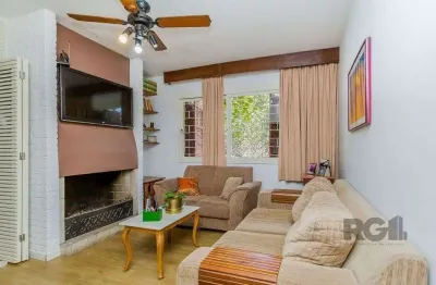 Casa com 3 quartos à venda na Avenida Clemenciano Barnasque, 702, Teresópolis, Porto Alegre