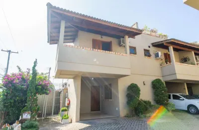 Casa em condomínio de 105m² - 2 dormitórios e 1 vaga no bairro guarujá