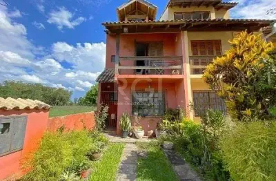 Casa em porto alegre, no bairro hípica, com 2 dormitório(s), e 2 banheiros, à venda.