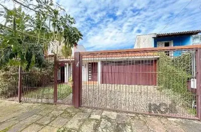 Casa em porto alegre, no bairro guarujá, com 3 dormitório(s), à venda.