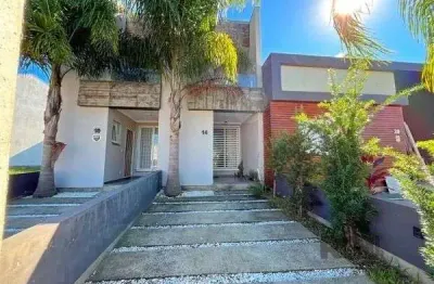 Casa em porto alegre, no bairro hípica, com 2 dormitório(s), à venda.