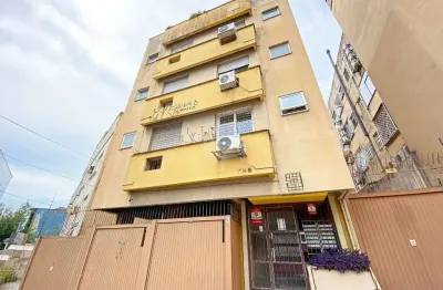 Cobertura de dois dormitórios e dois banheiros, próximo ao hospital moinhos de vento e shopping total, bairro floresta em porto alegre.