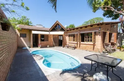 Casa com 2 quartos à venda na Rua Tamandaré, 565, Camaquã, Porto Alegre