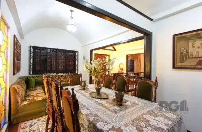 Casa com 5 quartos à venda na Rua Conselheiro Xavier da Costa, 3269, Ipanema, Porto Alegre