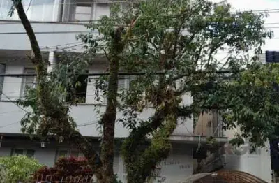 Jk,na rua lima e silva,próximo av venâncio aires,bairro cidade baixa