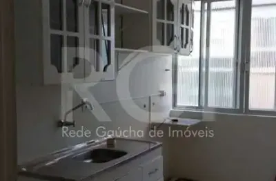 Apartamento 2 quartos, 2 vagas garagem, semi-mobilado na praia de belas!