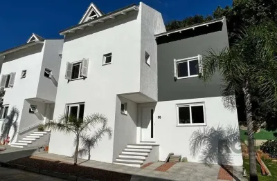 Casa 3 quartos, suíte, 2 vagas, piscina, 240m² – Vila Nova POA/RS