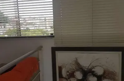 Apartamento de um quarto, suíte e uma vaga de garagem no bairro mont´serrat