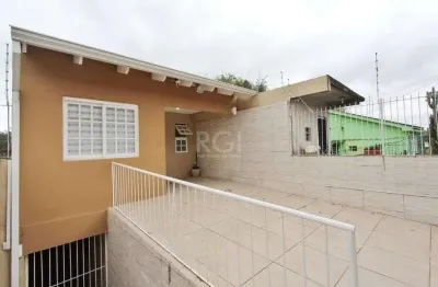 Casa com 2 quartos à venda na Rua Felizardo de Farias, 185., Medianeira, Porto Alegre