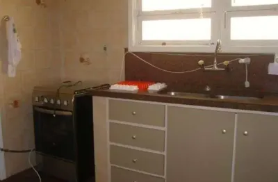 Casa para venda - 216m², 3 dormitórios, sendo 1 suites, 2 vagas - centro