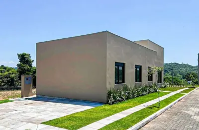 Casa térrea com 100m² privativo, em condomínio fechado na estrada jorge pereira nunes