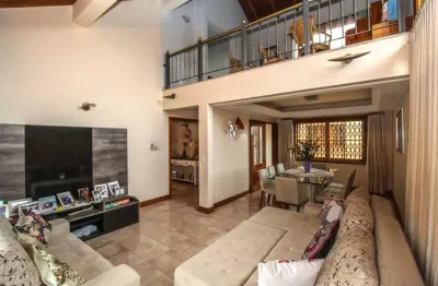 Casa com 3 quartos à venda na Travessa Miguel Pereira, 120, Medianeira, Porto Alegre