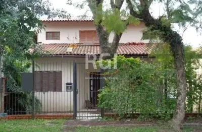 Casa para venda - 200m², 4 dormitórios, sendo 1 suites, 3 vagas - sarandí