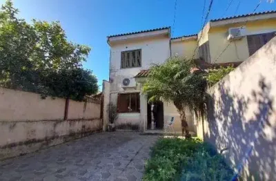 Casa com 2 quartos à venda na Rua Padre Valerio Alberton, 70, Hípica, Porto Alegre