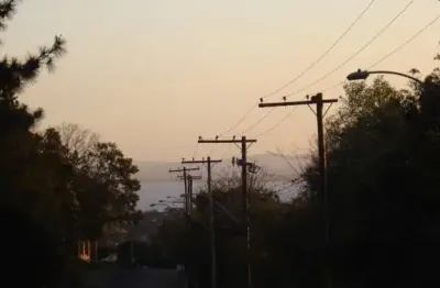 Terreno à venda na Rua Amapá, 1704, Vila Nova, Porto Alegre