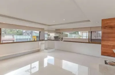 Apartamento 3 dorm com pátio ensolarado e vaga dupla - no passo da areia