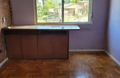 Apartamento 2 dormitórios com vaga no bairro cristal.