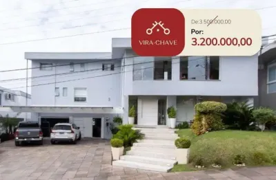 Casa em condominio . com 6 suites, sendo 3 suítes master com closet e hidro.