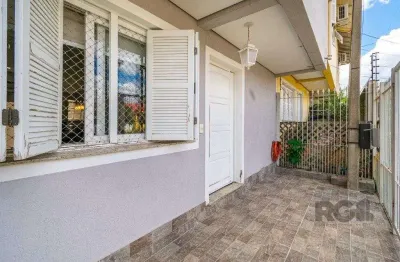 Casa com 3 quartos à venda na Rua Doutor João César Krieger, 106, Sarandi, Porto Alegre