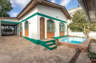 Casa com 3 quartos à venda na Rua Congo, 110, Vila Ipiranga, Porto Alegre