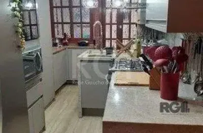 Casa com 2 quartos à venda na Rua Nunes, 35, Medianeira, Porto Alegre