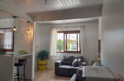 Casa com 02 dormitorios, 01 banheiro social no bairro:hipica