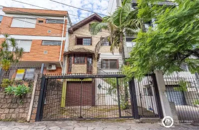 Casa para venda - 330m², 4 dormitórios, sendo 3 suites, 2 vagas - petrópolis