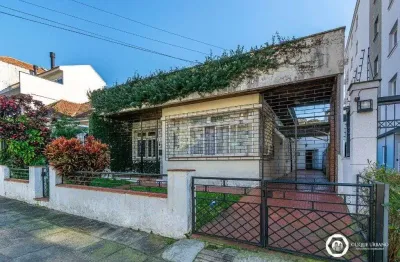 Casa com 3 quartos à venda na Rua João Abbott, 212, Petrópolis, Porto Alegre
