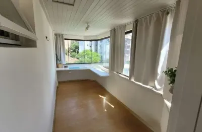 Apartamento de 1 dormitório com 1 vaga de garagem no bairro rio branco