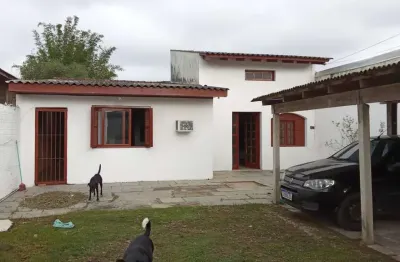 Casa de 3 dormitórios a venda no bairro ponta grossa - porto alegre