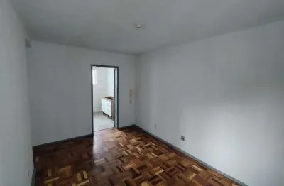Apartamento 3d reformado, com box escriturado, coberto e fechado.