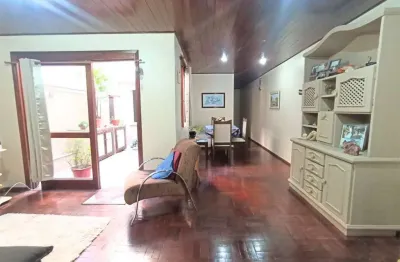 Apartamento de 2 dormitório á venda no bairro no mont serrat, porto alegre