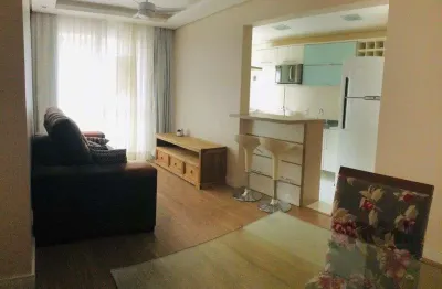 Lindo apartamento mobiliado e equipado. 2 quartos (1 suíte), 2 vagas e pátio.