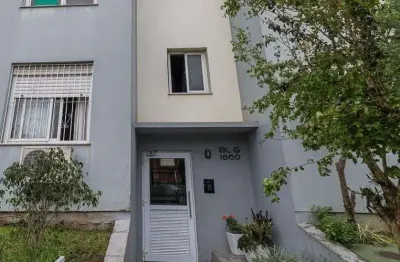 Apartamento de 2 quartos humaitá quarto andar com cozinha