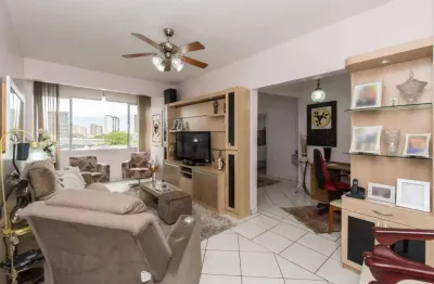 Apartamento semimobiliado com 2 quartos e 2 banheiros no bairro floresta