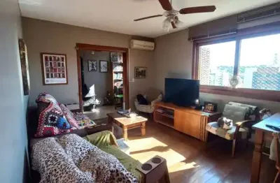 Apartamento 2 dormitórios, posição norte, com lareira, churrasqueira e despensa