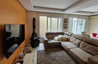 Casa com 3 quartos à venda na Rua Kiev, 16, Passo da Areia, Porto Alegre