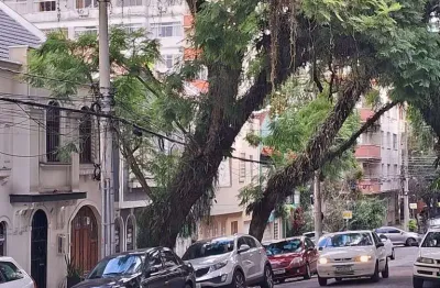 Casa com 4 quartos à venda na Rua Castro Alves, 119, Independência, Porto Alegre