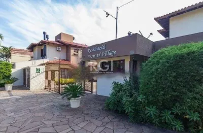 Excelente casa em condomínio com três (3) dormitórios, uma (1) suíte, duas (2) vagas de garagem próximo ao barra shopping , no bairro cristal em porto alegre.