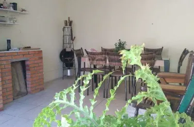 Casa com 2 quartos à venda na Rua Osório R. Correa, 307, Centro, Gravataí