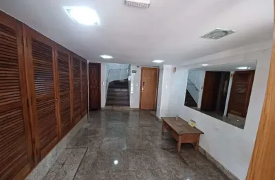 Apartamento de 2 dormitórios lavabo living amplo com sacada de frente edificio com elevador