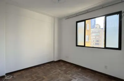 Apartamento 2 dormitórios totalmente reformado no centro histórico