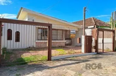 Casa em porto alegre, no bairro ipanema, com 4 dormitório(s), e 4 banheiros, à venda.