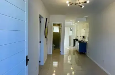 Impecável - casa toda reformada , com 2 dormitórios e 1 vaga